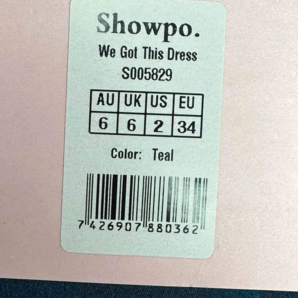 We got this dress in teal. - Picture 6 of 7